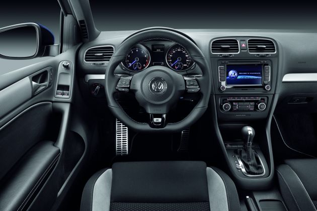 VW Golf R:
DB2009AU01365